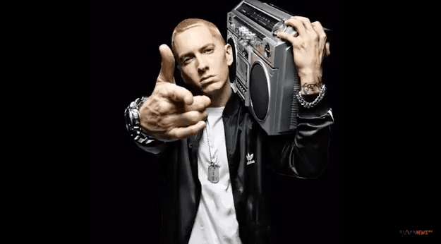Eminem Rips Donald Trump In BET Hip Hop Awards Freestyle Cypher